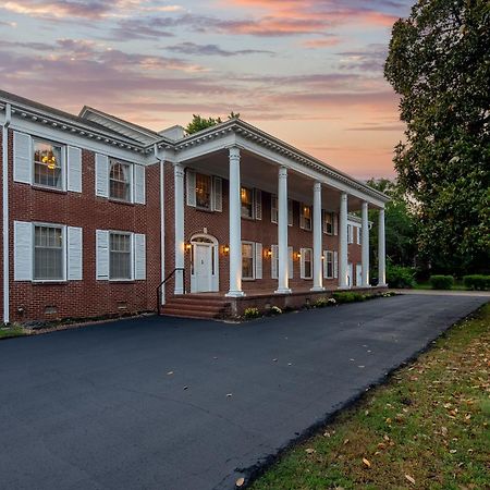 Beland Mansion-Blooming Garden Suite! Форт-Смит Экстерьер фото